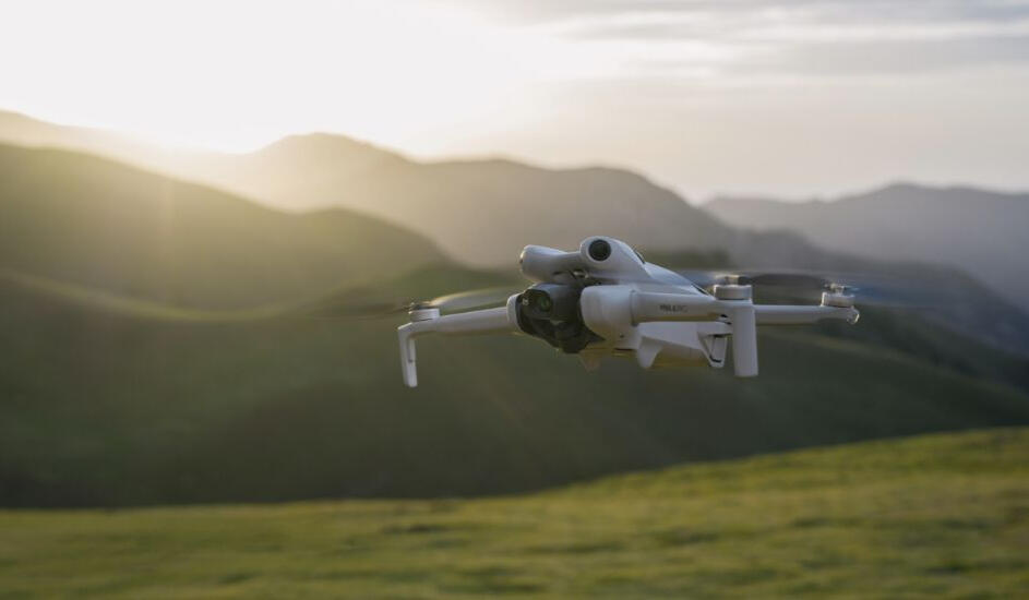 TEN OD MOKREJ ROBOTY